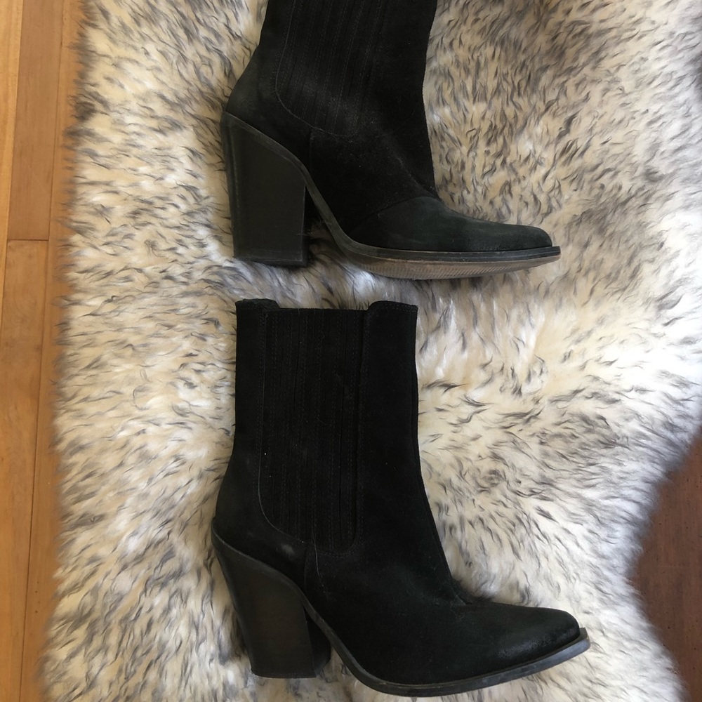 Western style black leather boots